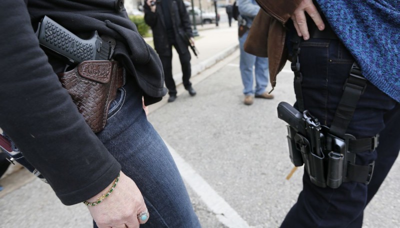 Δημόσια οπλοφορία χωρίς άδεια και με το νόμο στο Τέξας