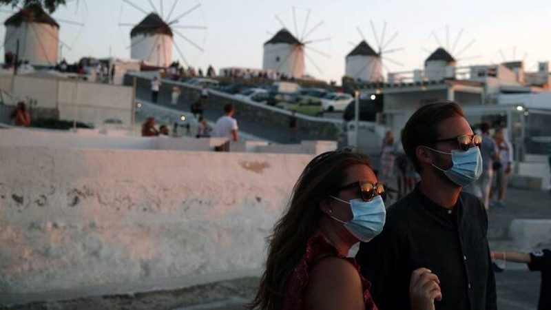 Μετά τη Μύκονο: Τα 4 ελληνικά νησιά που κινδυνεύουν με lockdown