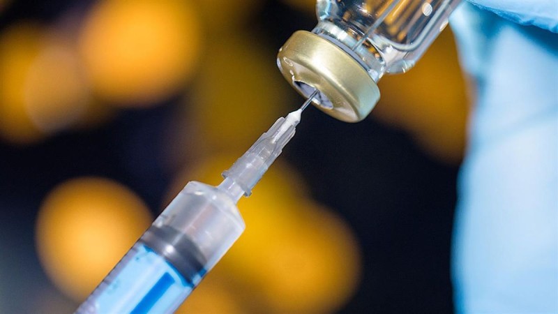  Ξεκινούν υποχρεωτικοί εμβολιασμοί: Για ποιες κατηγορίες εργαζόμενων ισχύει – Μόνο εμβολιασμένοι στους κλειστούς χώρους