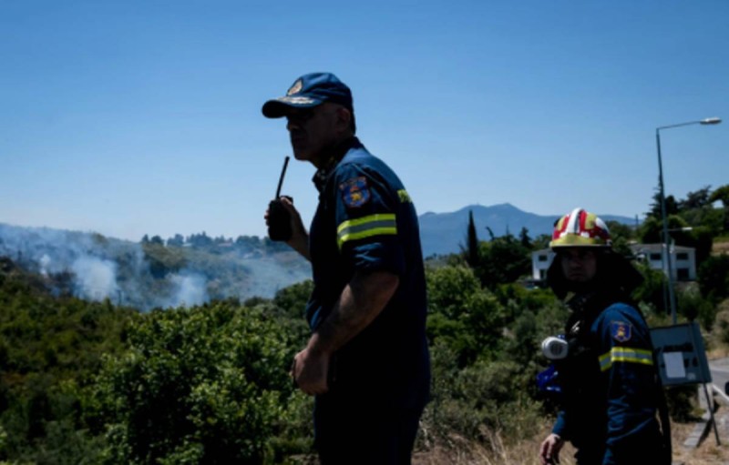 Φλέγεται η μισή Ελλάδα: Συναγερμός στα Στύρα με μήνυμα στο 112 - Ατελείωτη μάχη και στον Βαρνάβα