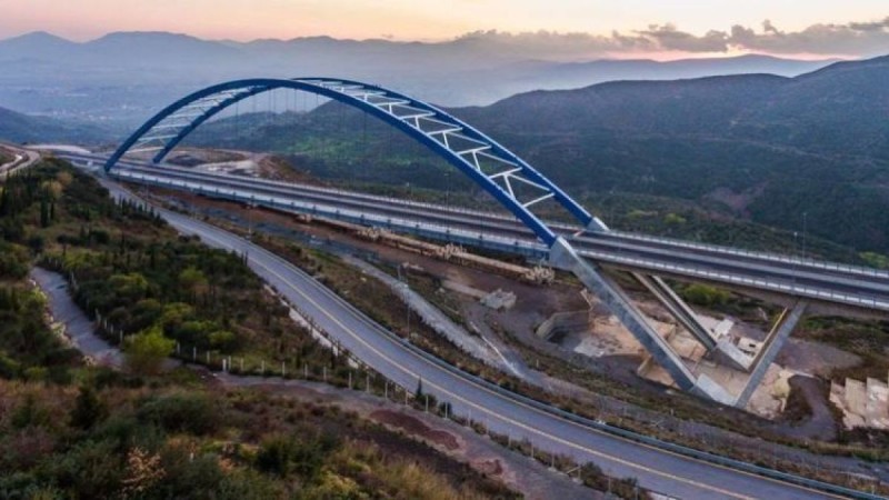 Μια από τις μεγαλύτερες τοξωτές γέφυρες του κόσμου βρίσκεται στην καρδιά της Πελοποννήσου