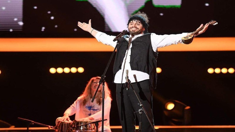 Ο Έλληνας μουσικός που κέρδισε την πρώτη θέση στο διεθνές φεστιβάλ «Χρυσή Φωνή της Βαϊκάλης»