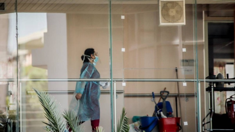 Βόλος: Οι εργαζόμενοι του γηροκομείου... τρέχουν να εμβολιαστούν μετά το θάνατο της 96χρονης