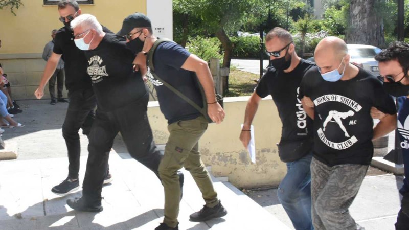 Ηλιούπολη: Στον Εισαγγελέα με τον πατέρα της ο αστυνομικός που εξέδιδε τη 19χρονη