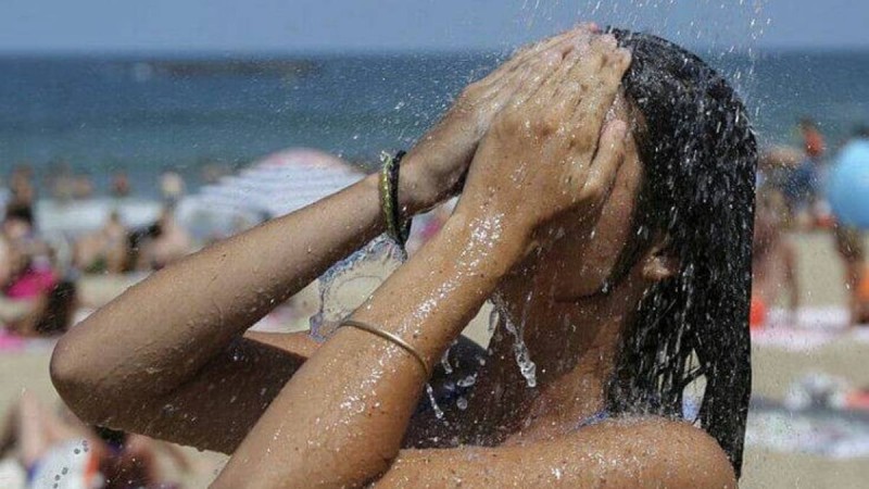 Δωρεάν είσοδος για τρεις μέρες σε οργανωμένες παραλίες της Αττικής λόγω καύσωνα
