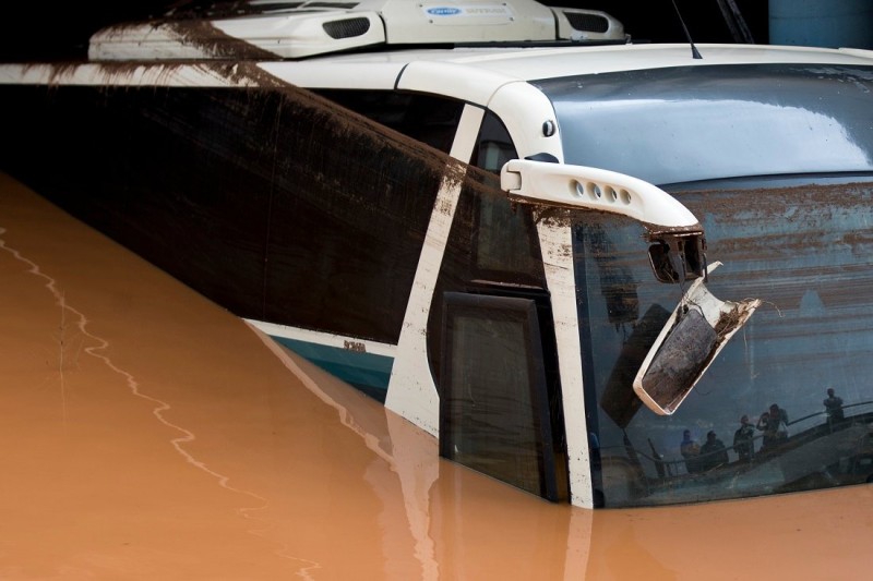 Πλημμύρες στη Μάνδρα - ΔΙΚΑΙΩΣΗ: Ένοχοι Περιφέρεια, Πολιτική Προστασία, ΕΛ.ΑΣ. - Αποζημίωση 270.000 ευρώ σε οικογένεια 29χρονου νεκρού