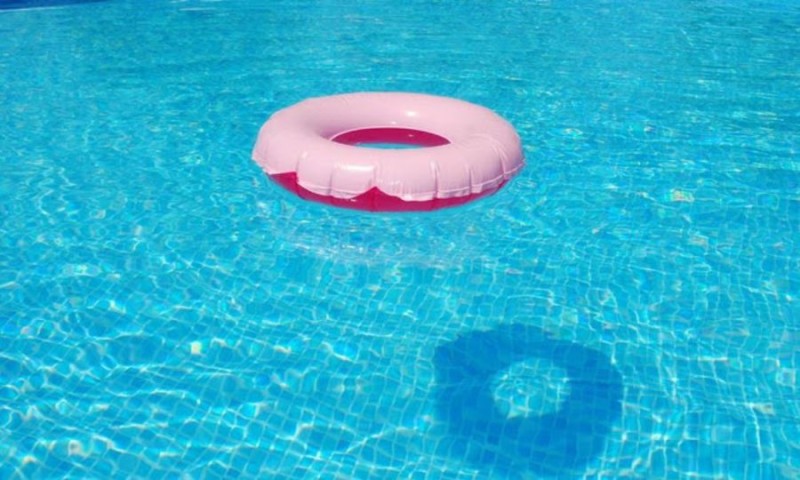 Νεκρή τουρίστρια σε πισίνα κλειστού ξενοδοχείου