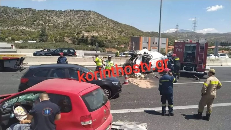 Σοβαρό τροχαίο με δύο τραυματίες πριν τα διόδια του Ισθμού - Αυξημένη η κίνηση στο ρεύμα προς Αθήνα