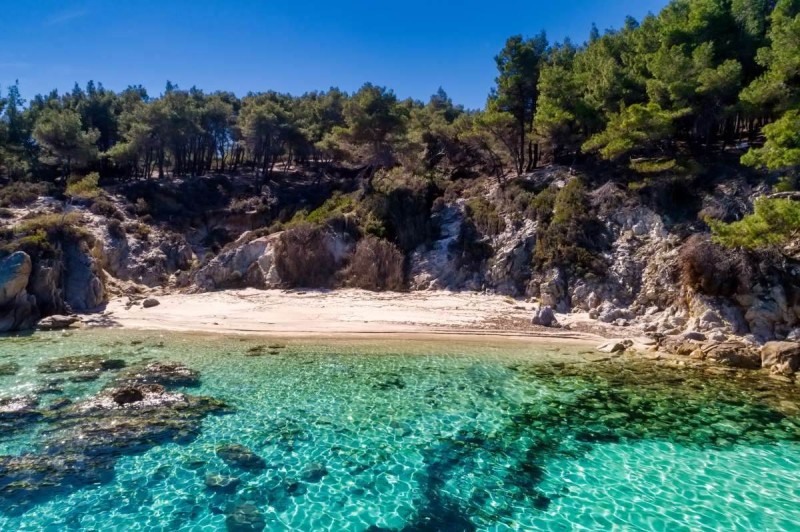 Παραλία στην Χαλκιδική Καβουρότρυπες