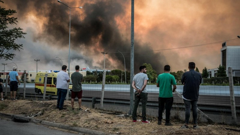 Φωτιά: Άνοιξε η Εθνική Οδός Αθηνών – Λαμίας