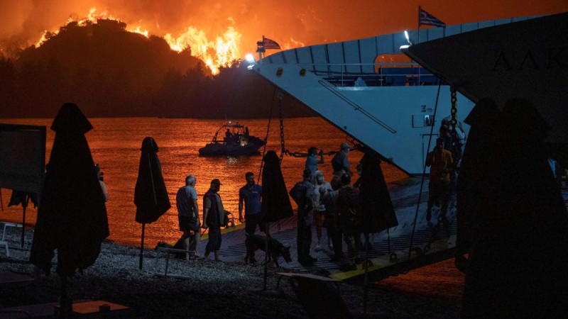 Φωτιά - Εύβοια: Ψυχολόγοι μεταβαίνουν σε Χαλκίδα και Αιδηψό για υποστήριξη των πυρόπληκτων