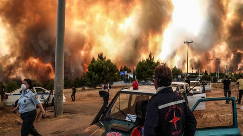 Κόλαση του Δάντη: Η πυρκαγιά εξαπλώθηκε στην Εθνική Τρίπολης - Καλαμάτας! Διακοπή κυκλοφορίας