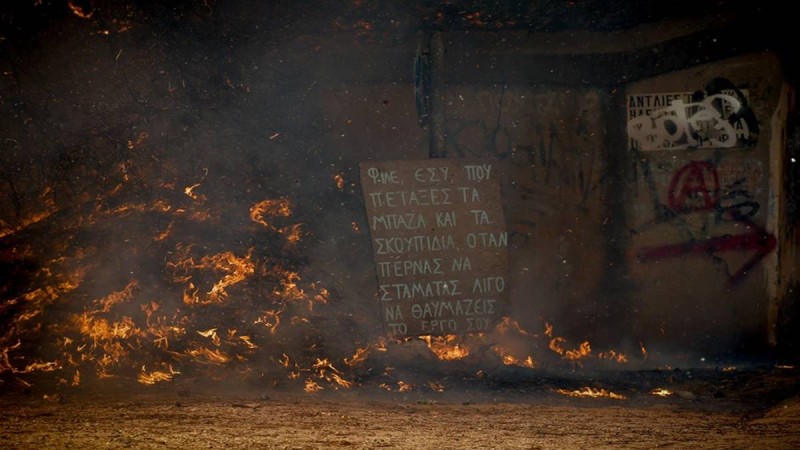 Θρίλερ δίχως τέλος στην Αττική: Μάχες με τις φλόγες σε Βαρυμπόμπη, Θρακομακεδόνες και Μαλακάσα! Νέο μήνυμα από το 112 για εκκένωση περιοχών