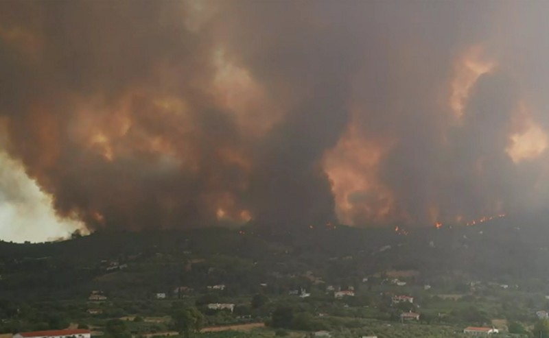 Φωτιά στην Αττική: Μεγάλη αναζωπύρωση - Νέος συναγερμός