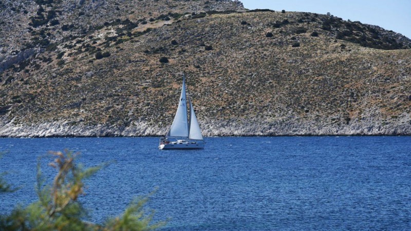 Φωτιά σε ιστιοφόρο ανοιχτά της Αίγινας