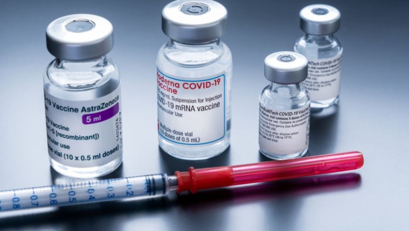 Μετάλλαξη Δέλτα: Τι ισχύει με την τρίτη δόση του εμβολίου