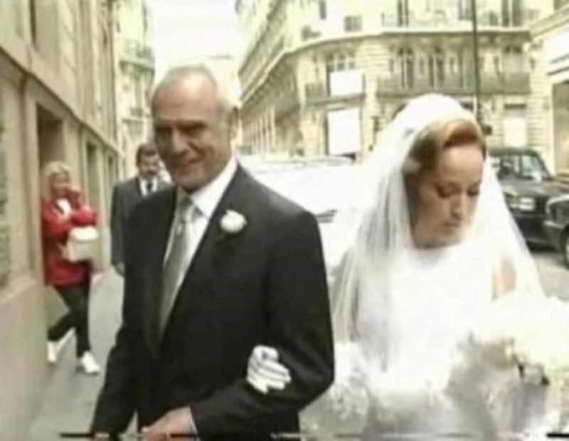  Άκης Τσοχατζόπουλος- Βίκυ Σταμάτη: Ο χλιδάτος γάμος στο Παρίσι - Τα πρώτα ερωτήματα για τον βίο και την πολιτεία του