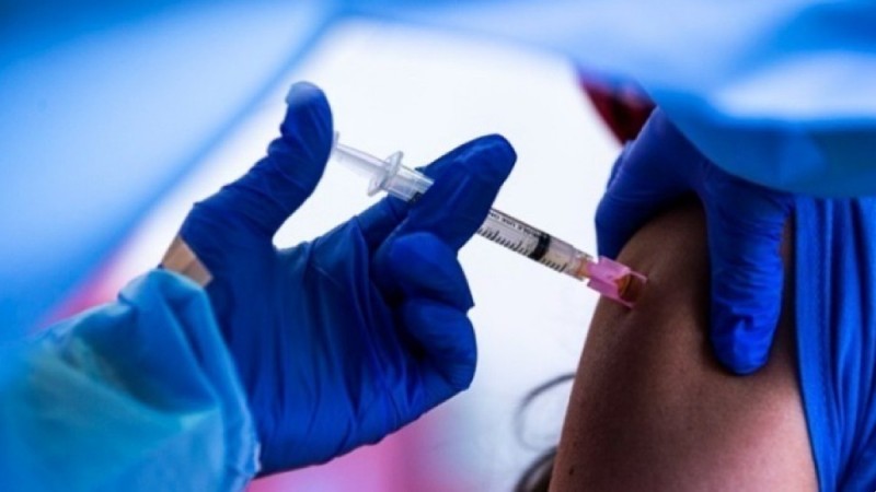 Κορωνοϊός: «Φουντώνει» η πανδημία από Σεπτέμβριο - Ποιοι θα χρειαστεί να κάνουν την 3η δόση του εμβολίου (Video)