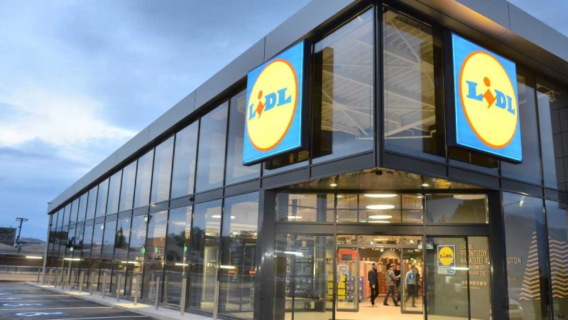 Υπέροχη κίνηση από τα Lidl: Απίστευτο ποσό για να «αναστήσουν» την Ελλάδα μετά την τραγωδία