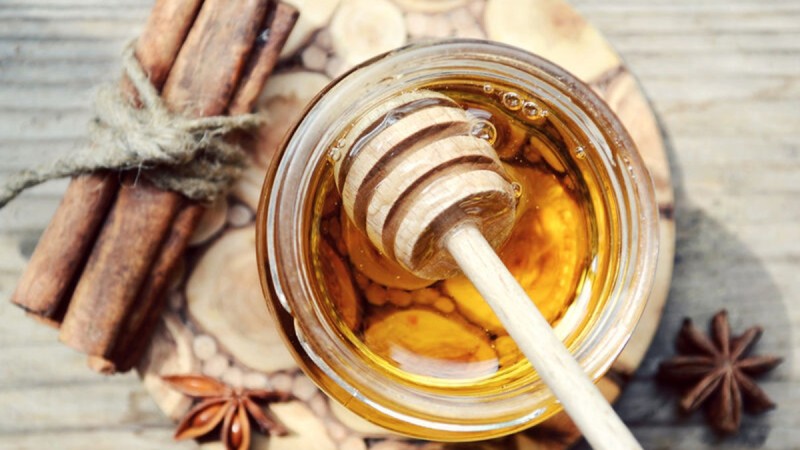 Δείτε τι θα σας συμβεί αν τρώτε καθημερινά μέλι και κανέλα