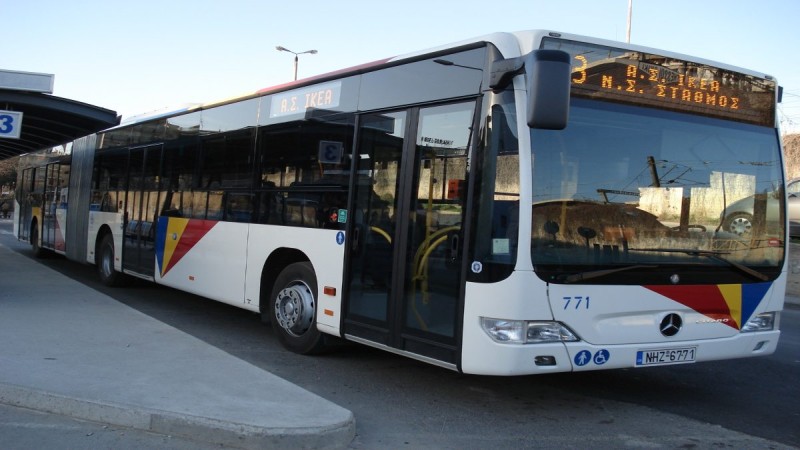 Θεσσαλονίκη: Βρήκαν 9.000 ευρώ σε λεωφορείο του ΟΑΣΘ και τα παρέδωσαν