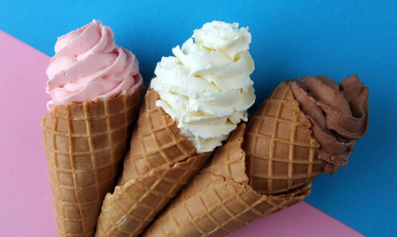 Μεγάλη Προσοχή: Γιατί δεν πρέπει να τρώμε παγωτό όταν κάνει πολλή ζέστη