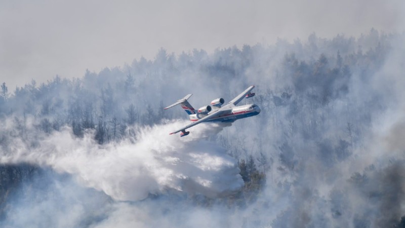 Φωτιά στα Βίλια: ΕΔΕ για την παραλίγο αεροπορική τραγωδία με το ρωσικό Ιλιούσιν