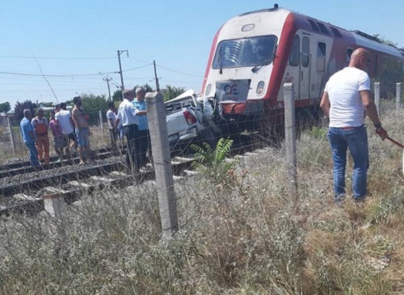 Έκτακτο: Τρένο συγκρούσε με φορτηγό στη Θεσσαλονίκη - Αποκλεισμένο το σημείο!