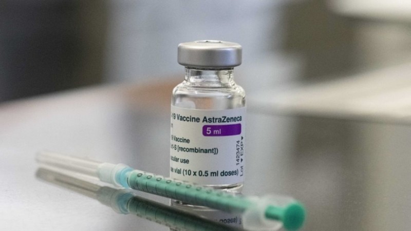 Κορωνοϊός: Πιθανή παρενέργεια του εμβολίου της AstraZeneca το σύνδρομο Guillain-Barré