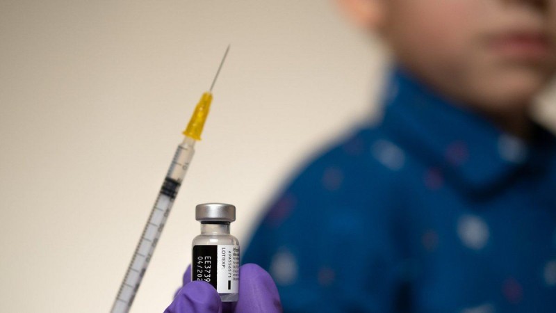 «Μόνο με Pfizer ο εμβολιασμός των παιδιών»: Προειδοποιεί ο παιδίατρος Σπύρος Μαζάνης