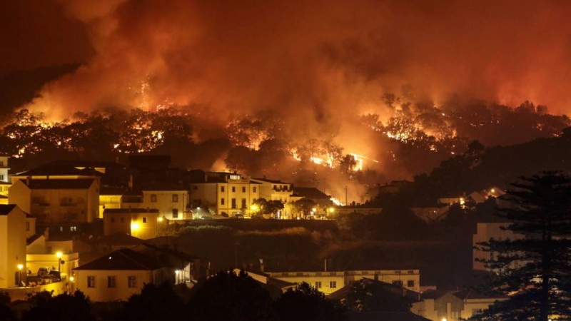 Ισπανία: Εκτός ελέγχου η φωτιά στη Γαλικία