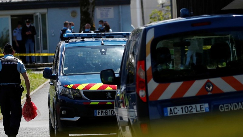 Σοκ στη Γαλλία: Αυτοκίνητο έπεσε πάνω σε θαμώνες καφετέριας – Πληροφορίες για τραυματίες