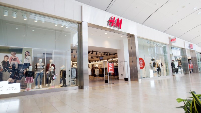 H&M: Μακριά ζακέτα που θα απογειώσει το στιλ σας - Κοστίζει μόνο 19,99€