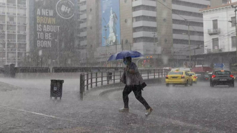 Ριζική αλλαγή του καιρού: Τοπικές βροχές, σποραδικές καταιγίδες και πτώση της θερμοκρασίας