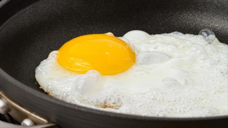 Το μυστικό για τα τέλεια αυγά - Είναι απλό και θα το κάνετε κάθε φορά (vid)