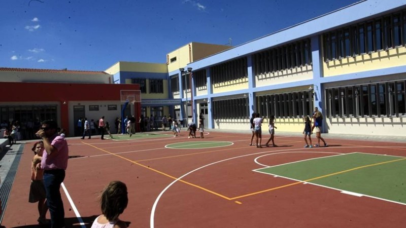 Ελευσίνα: Χτύπησαν μαθητή στο κεφάλι με ρόπαλο σε σχολείο