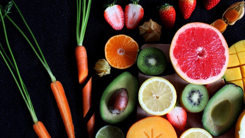 Λίστα τρόμου: Αυτά είναι τα φρούτα και τα λαχανικά που έχουν περισσότερα φυτοφάρμακα
