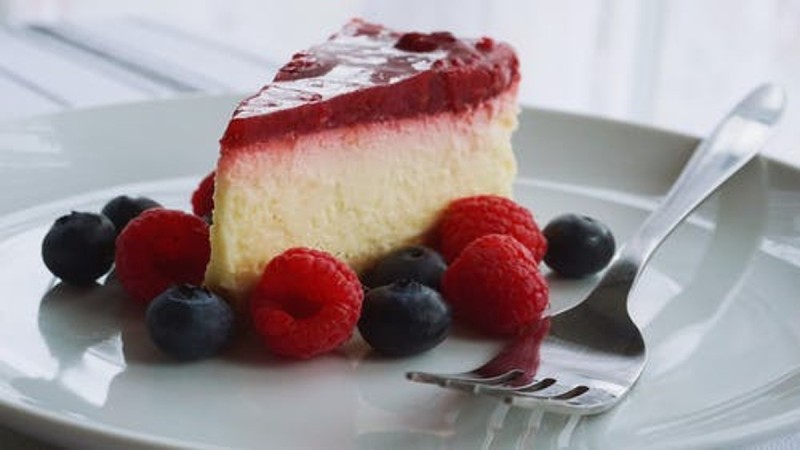 Έτσι θα φτιάξεις το πιο γρήγορο και νόστιμο cheesecake