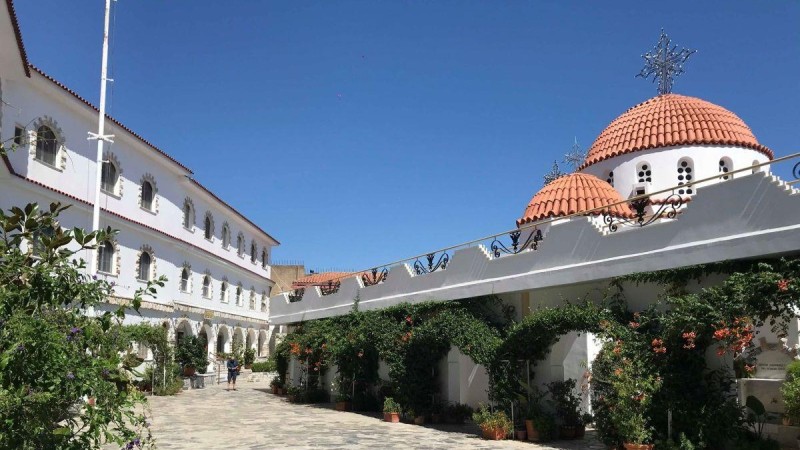 Συναγερμός στη Μυτιλήνη: Έκλεισε μοναστήρι λόγω κορωνοϊού