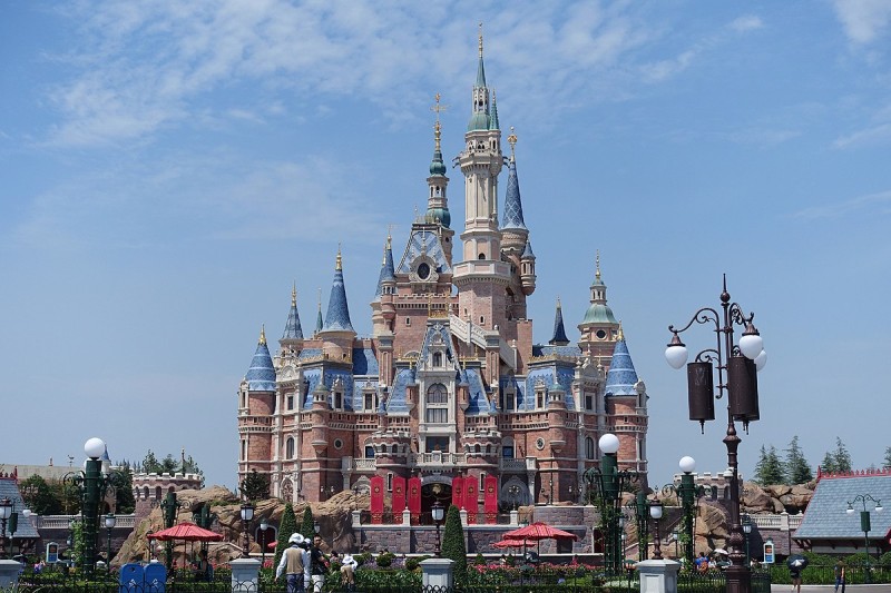 Έκλεισε η Disneyland στη Σανγκάη μετά τον εντοπισμό ενός κρούσματος