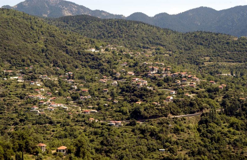 Στερεά Ελλάδα: Ταξιδεύουμε σε 3 «κρυμμένα» χωριά της και ανακαλύπτουμε τις ομορφιές τους