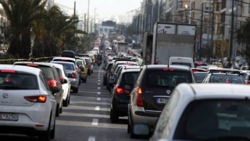 Κίνηση τώρα: Μποτιλιάρισμα σε όλους τους κεντρικούς οδικούς άξονες της Αθήνας