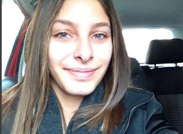 Εύα Μανωλαράκη: Η κόρη της Πόπης Τσαπανίδου έγινε 31 ετών και μοιάζει πολύ στη μαμά της! (photos)