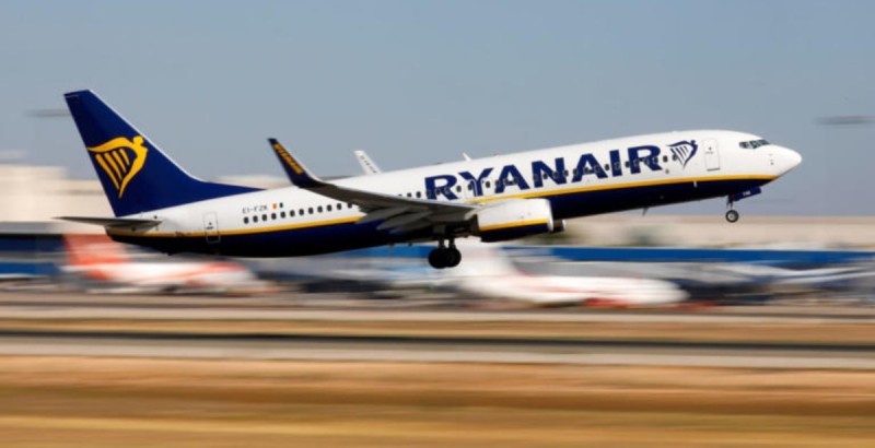 Ryanair ακυρώσεις από Όμικρον