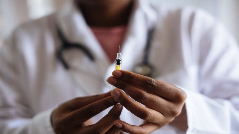 Πλεύρης: Εξετάζεται σοβαρά ο υποχρεωτικός εμβολιασμός σε γιατρούς και νοσηλευτές του ΕΣΥ