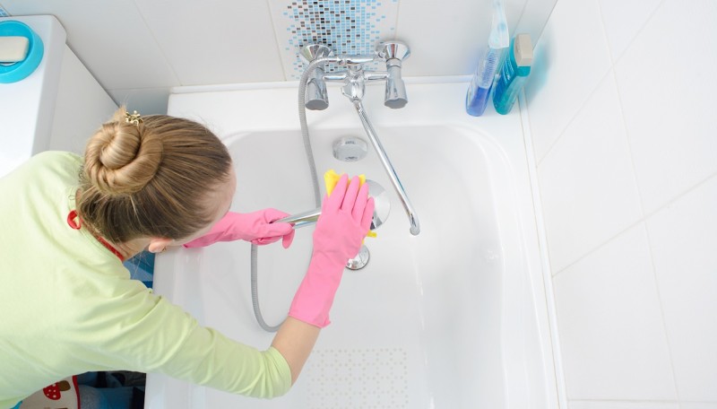 tips για να καθαρίσετε και να απολυμάνετε το μπάνιο