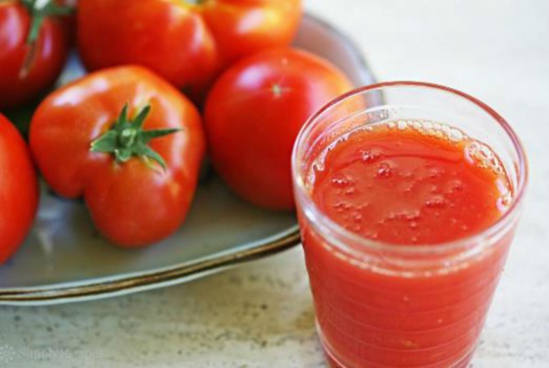 Ψήνετε ντομάτα μαζί με φέτα μέσα σε αλουμινόχαρτο; Σταματήστε το αμέσως!