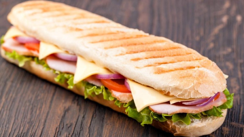 Ένα εύκολο κόλπο για να μην πανιάζει το ψωμί του σάντουιτς - Θα ξετρελαθείς!