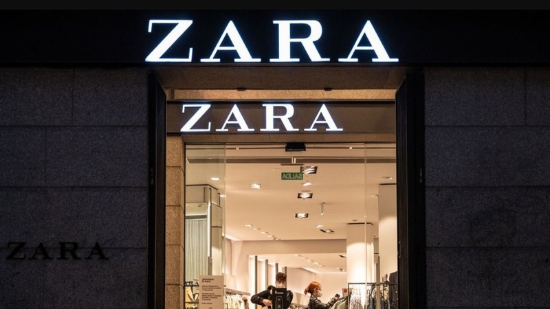 H sexy mini φούστα από τα ZARA που θα πρωταγωνιστήσει στις γιορτινές σου εμφανίσεις