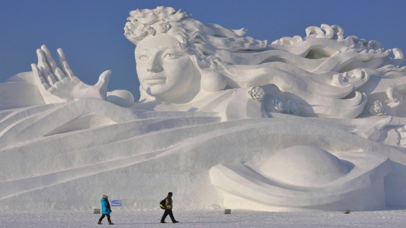 Φαντασμαγορικές εικόνες: Γλυπτά φτιαγμένα αποκλειστικά από χιόνι